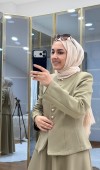 Kulp Detaylı Ceket Etekli Takım