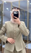 Kulp Detaylı Ceket Etekli Takım
