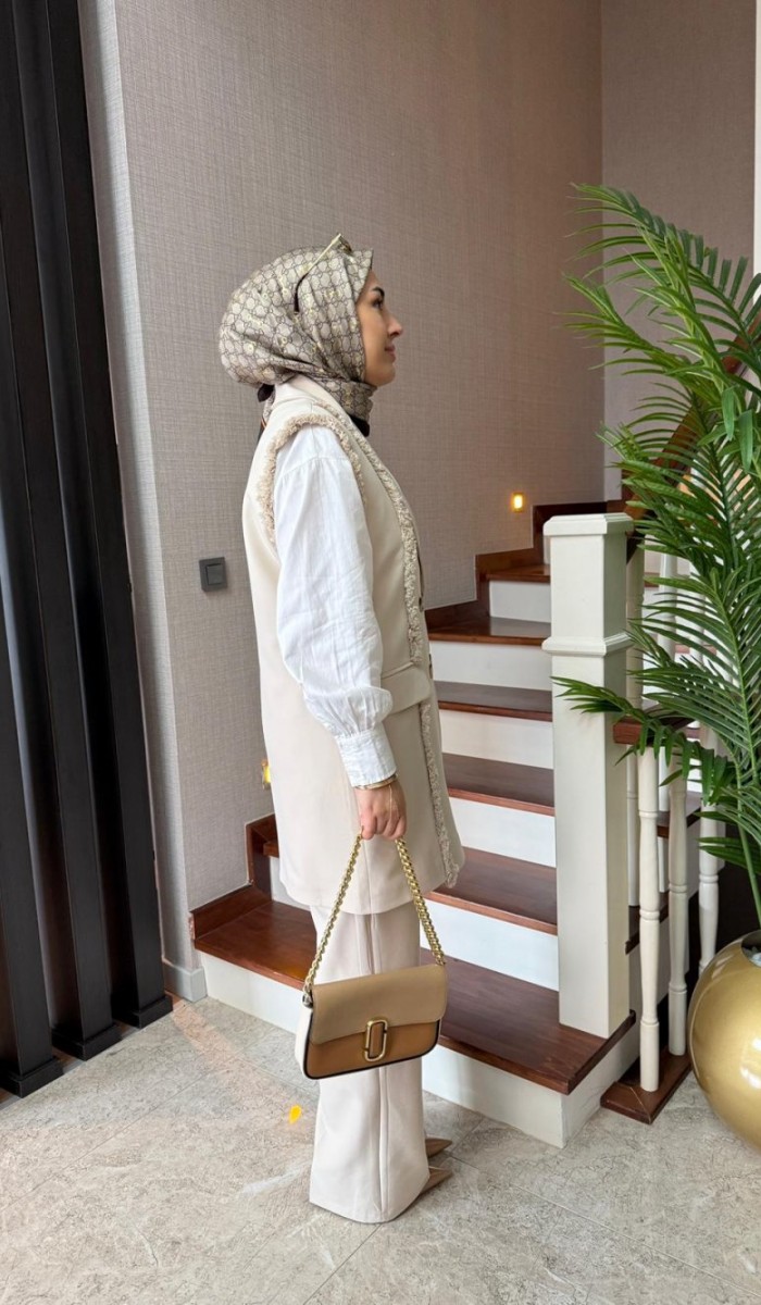 Püskül Detay Yelek Takım